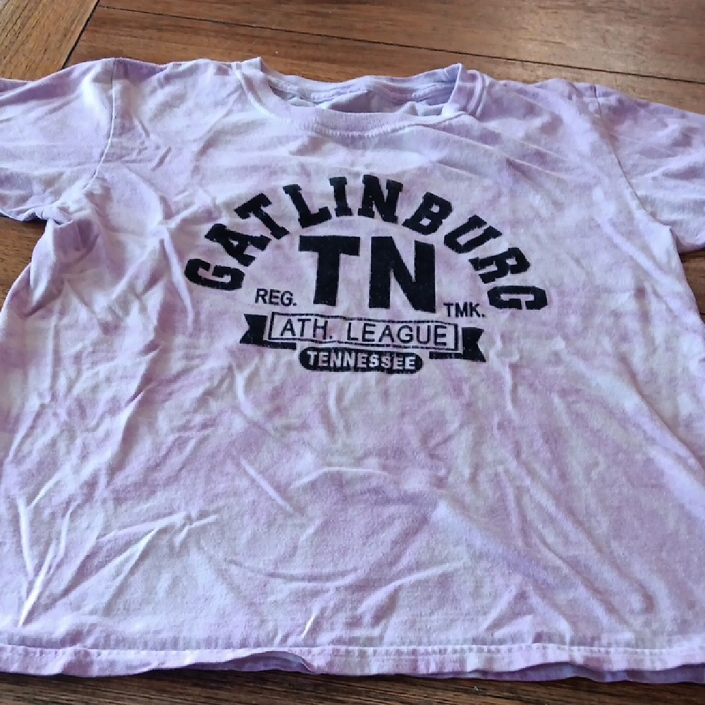 Souvenier T Shirt  Kids Large.